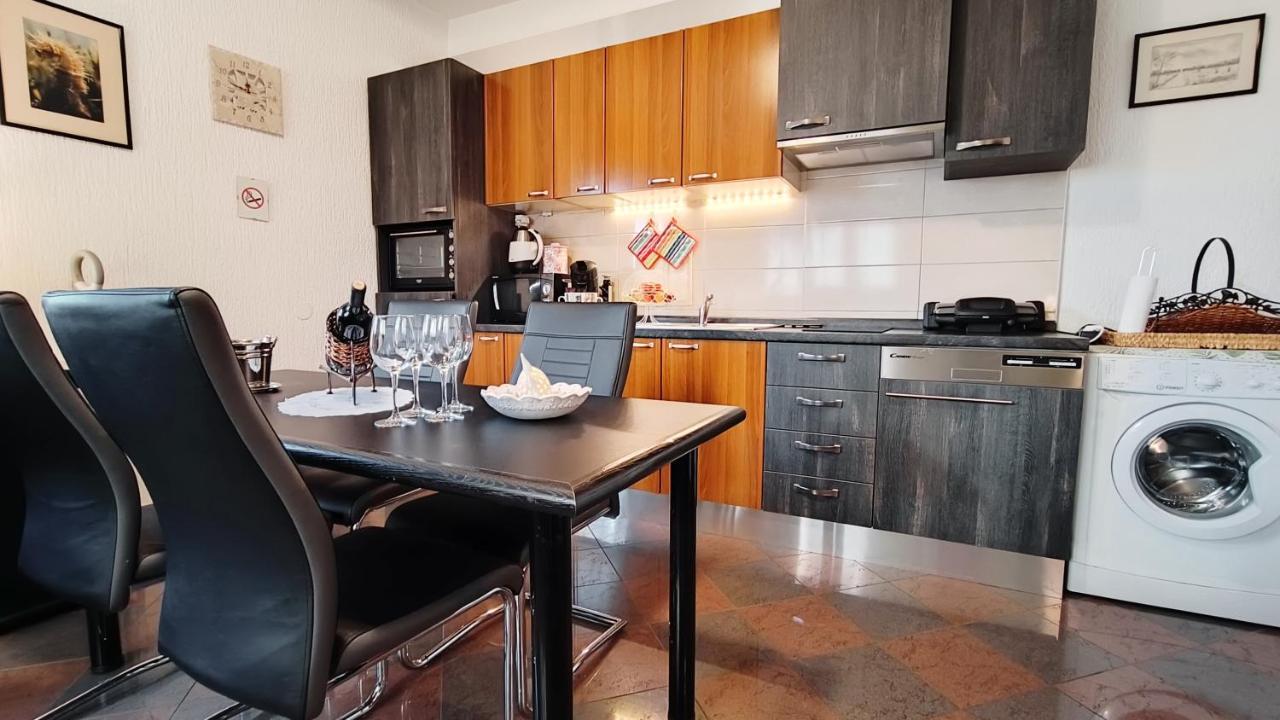 Apartman Ladybird Pula Exterior photo